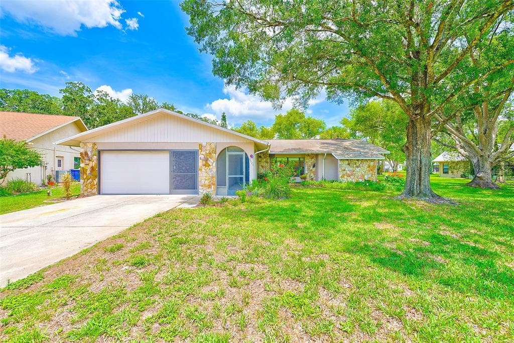 8624 SWEETBRIAR COURT NEW PORT RICHEY, FL 34655