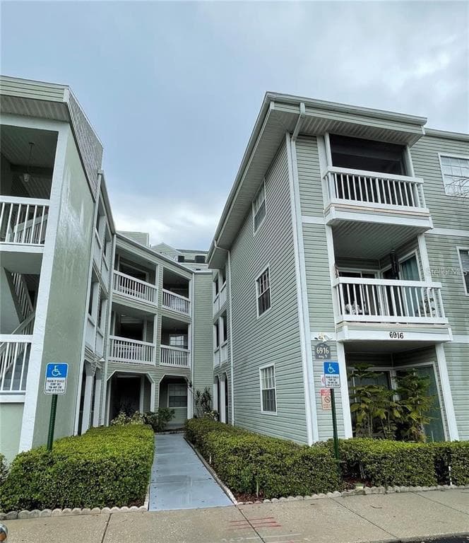 6916 STONESTHROW CIRCLE N UNIT 9107 ST PETERSBURG, FL 33710