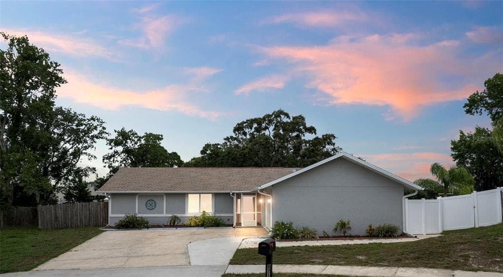 8712 WOODLAWN COURT PORT RICHEY, FL 34668