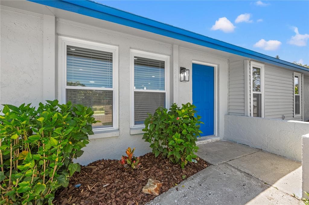 2401 LINWOOD DRIVE SARASOTA, FL 34232