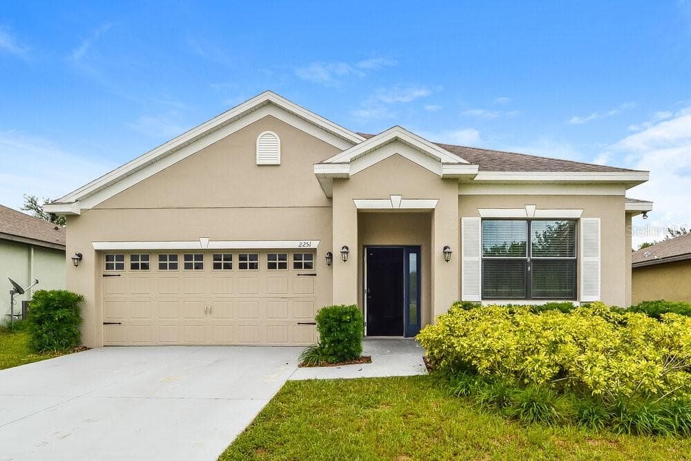 2251 BEXLEY DRIVE TAVARES, FL 32778