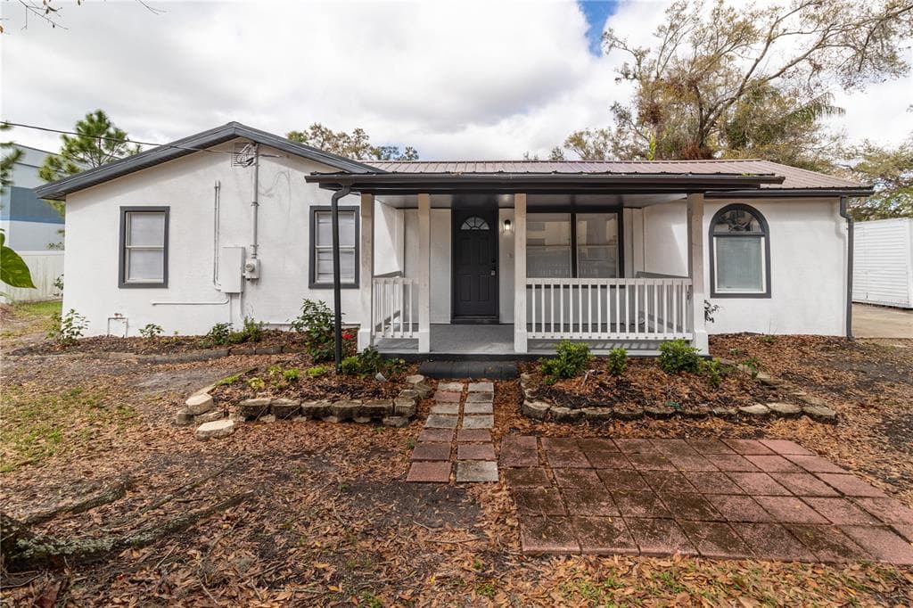 2204 COLUMBUS DRIVE BRANDON, FL 33510