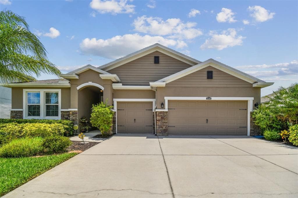 32366 FENWICK LANE WESLEY CHAPEL, FL 33543