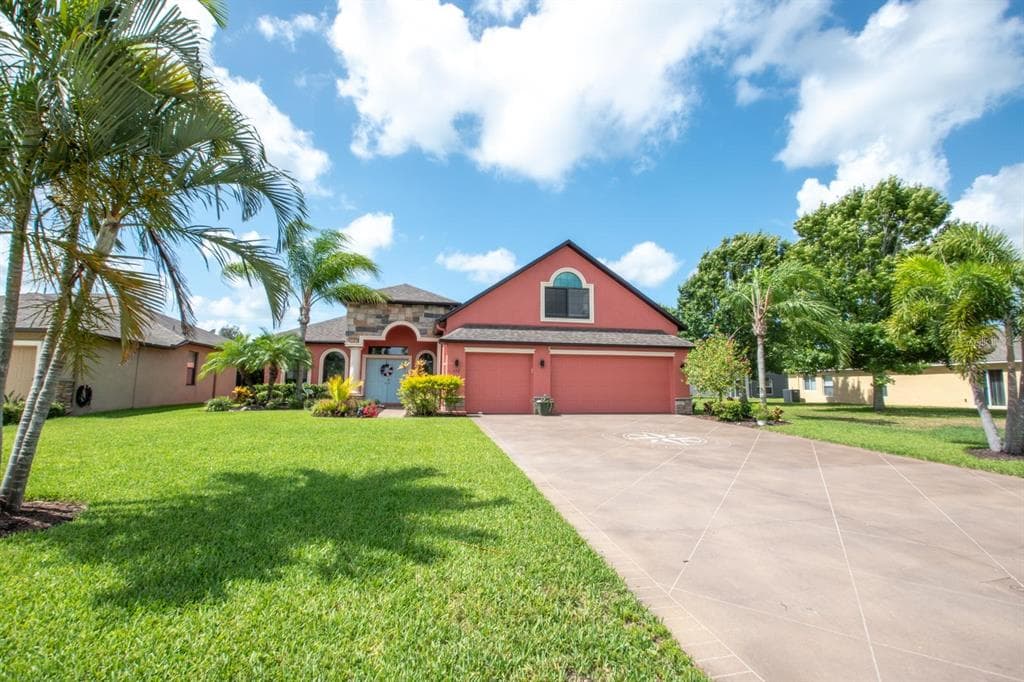 332 STAR SHELL DRIVE APOLLO BEACH, FL 33572