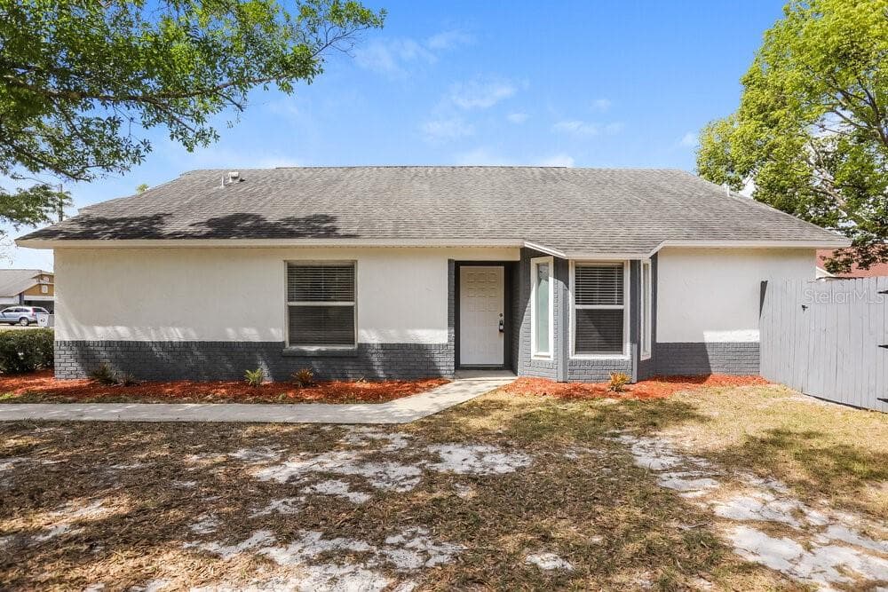 2609 TALLADEGA DRIVE ORLANDO, FL 32826
