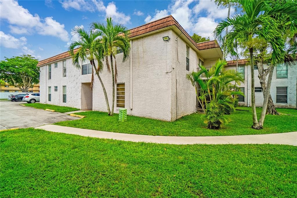 10395 N KENDALL DRIVE UNIT V7 MIAMI, FL 33176