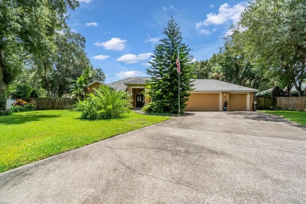 4004 WOODS POINTE WAY VALRICO, FL 33596