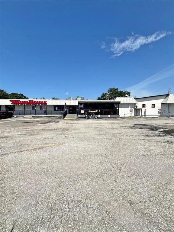 7790 US HIGHWAY 19 N PINELLAS PARK, FL 33781