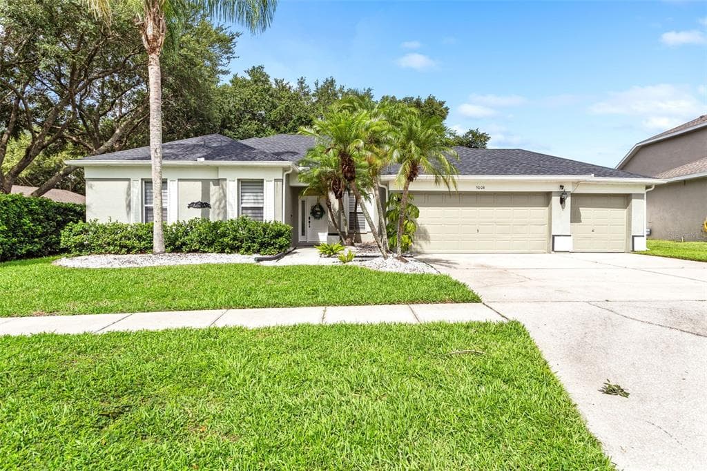 5004 WHISPERING LEAF TRAIL VALRICO, FL 33596
