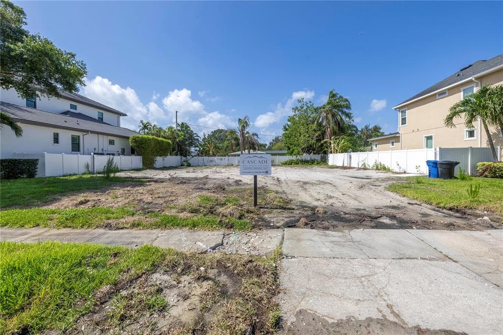 440 CAPRI WAY NE ST PETERSBURG, FL 33704