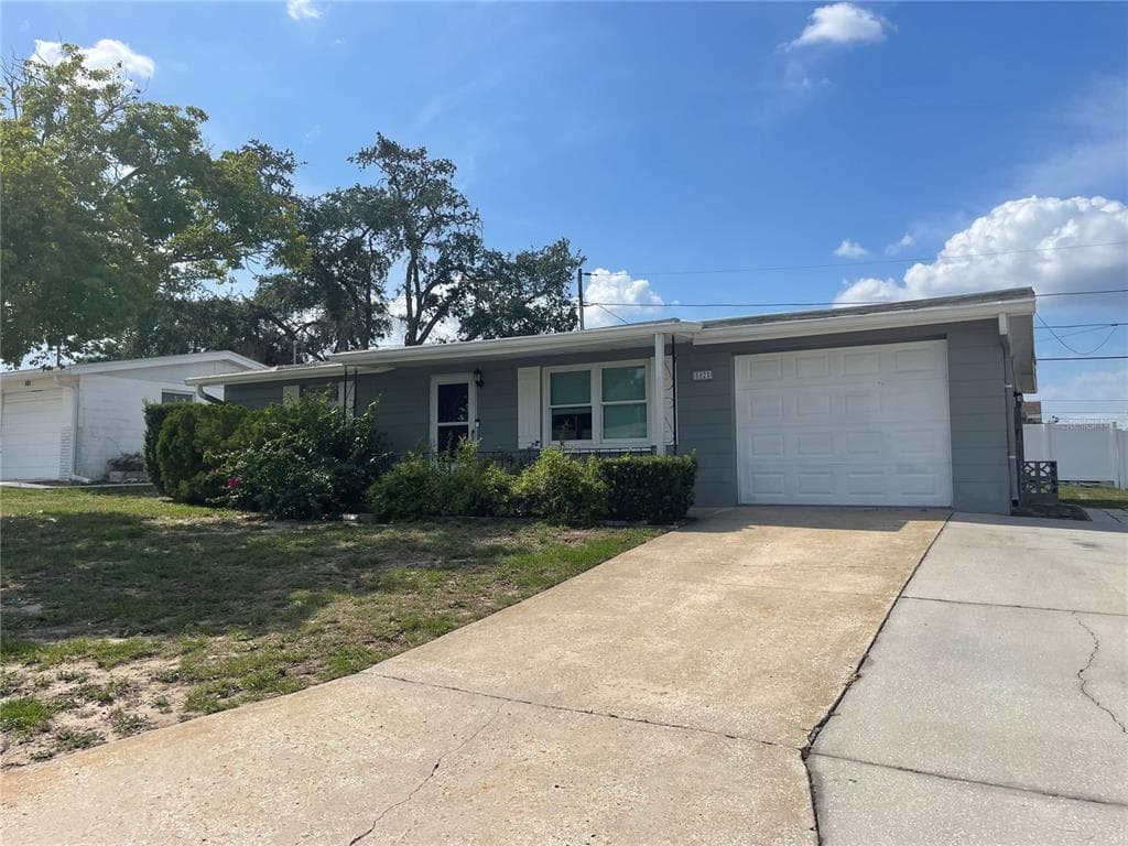 5025 GENESIS AVENUE HOLIDAY, FL 34690