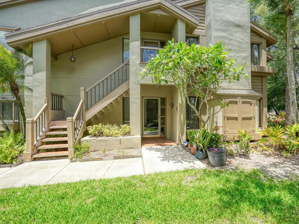 3009 LANDMARK BOULEVARD UNIT 305 PALM HARBOR, FL 34684