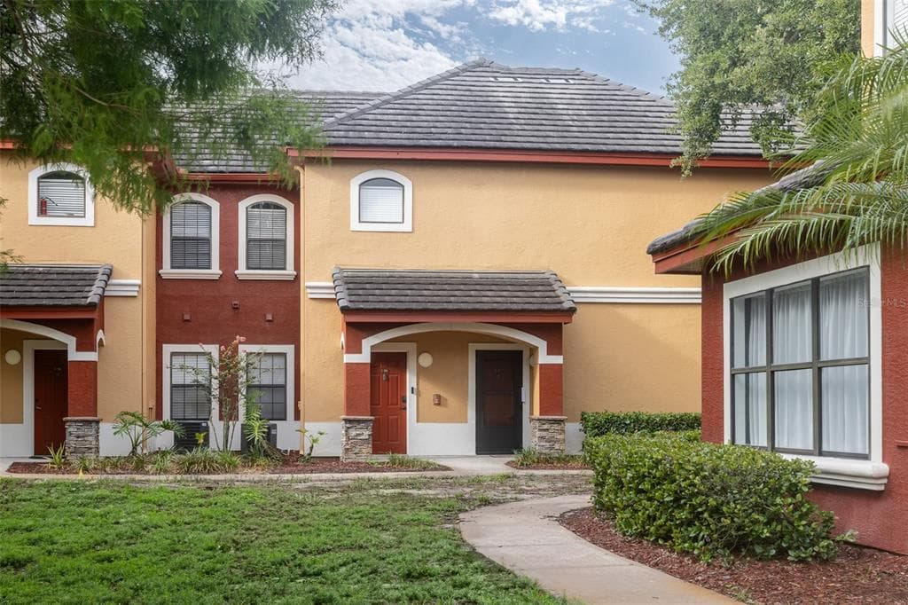 2262 CHIANTI PLACE UNIT 521 PALM HARBOR, FL 34683