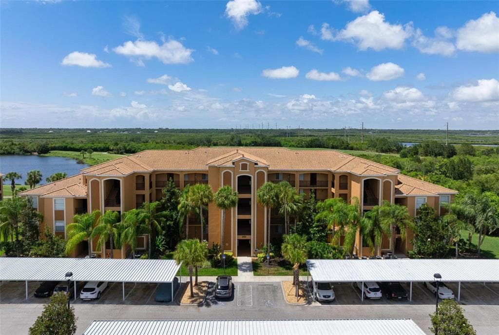 8403 GRAND ESTUARY TRAIL UNIT 106 BRADENTON, FL 34212