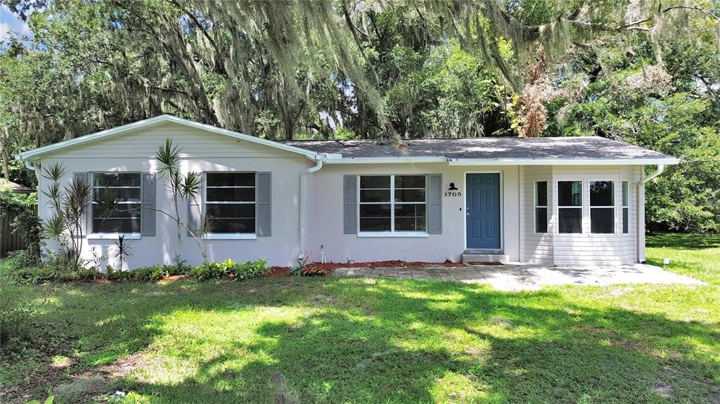1705 N ORANGE ST PLANT CITY, FL 33563