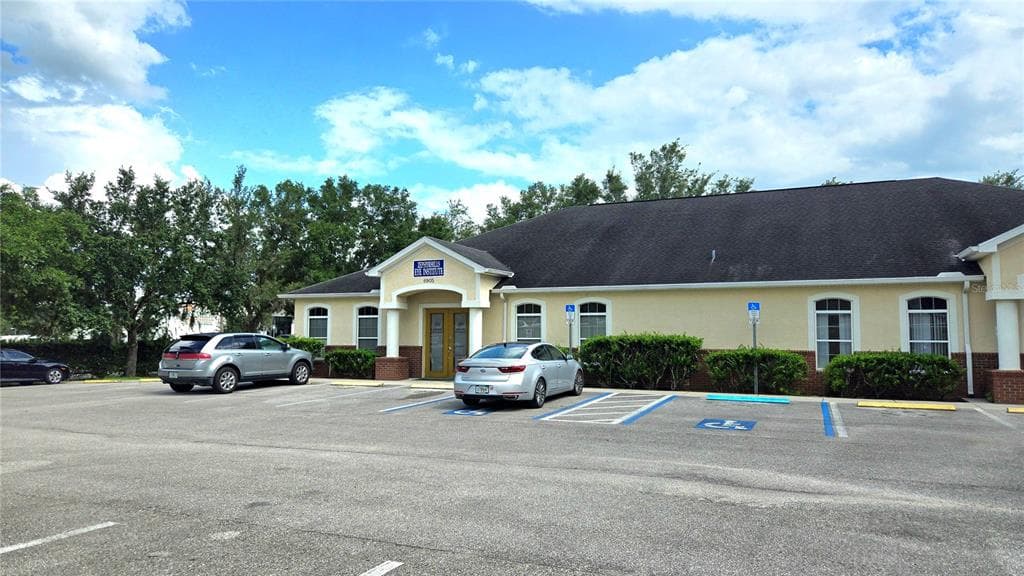 6905 MEDICAL VIEW LANE ZEPHYRHILLS, FL 33542
