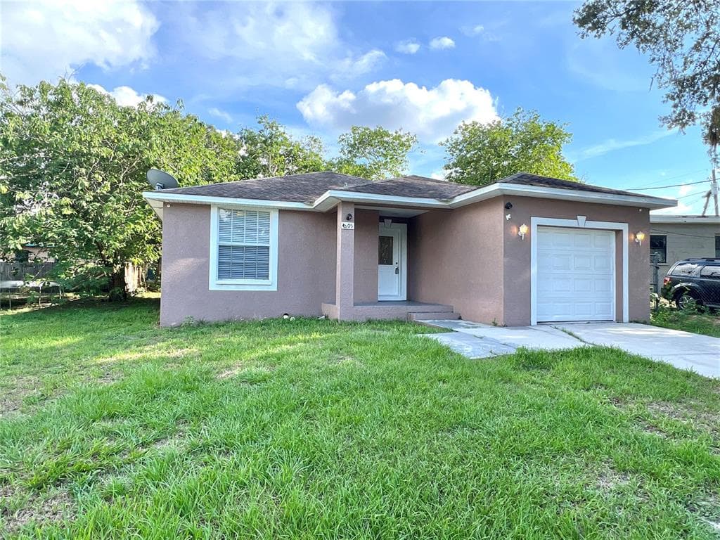 4005 E POCAHONTAS AVENUE TAMPA, FL 33610
