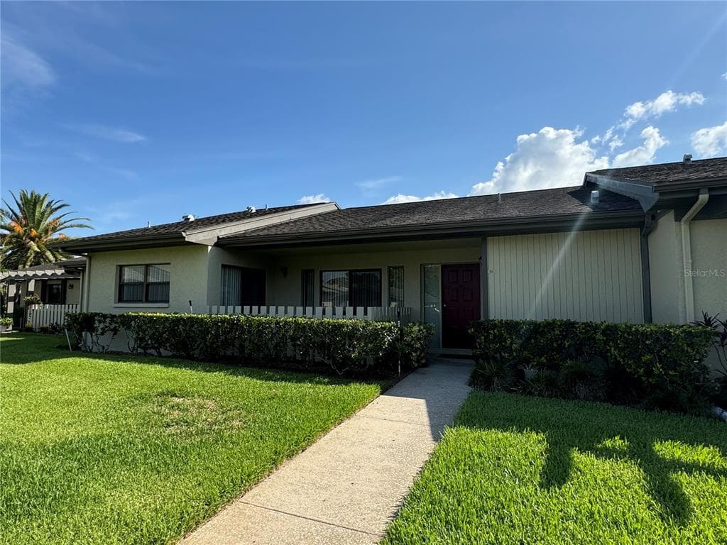 50 LAKE COURT OLDSMAR, FL 34677