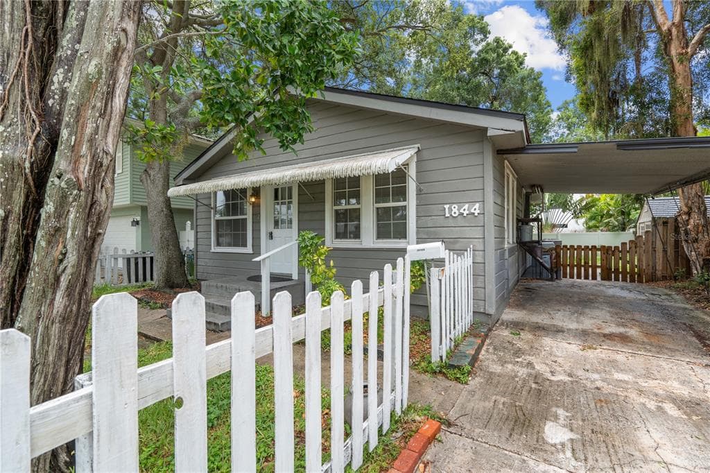 1844 MONTANA AVENUE NE ST PETERSBURG, FL 33703