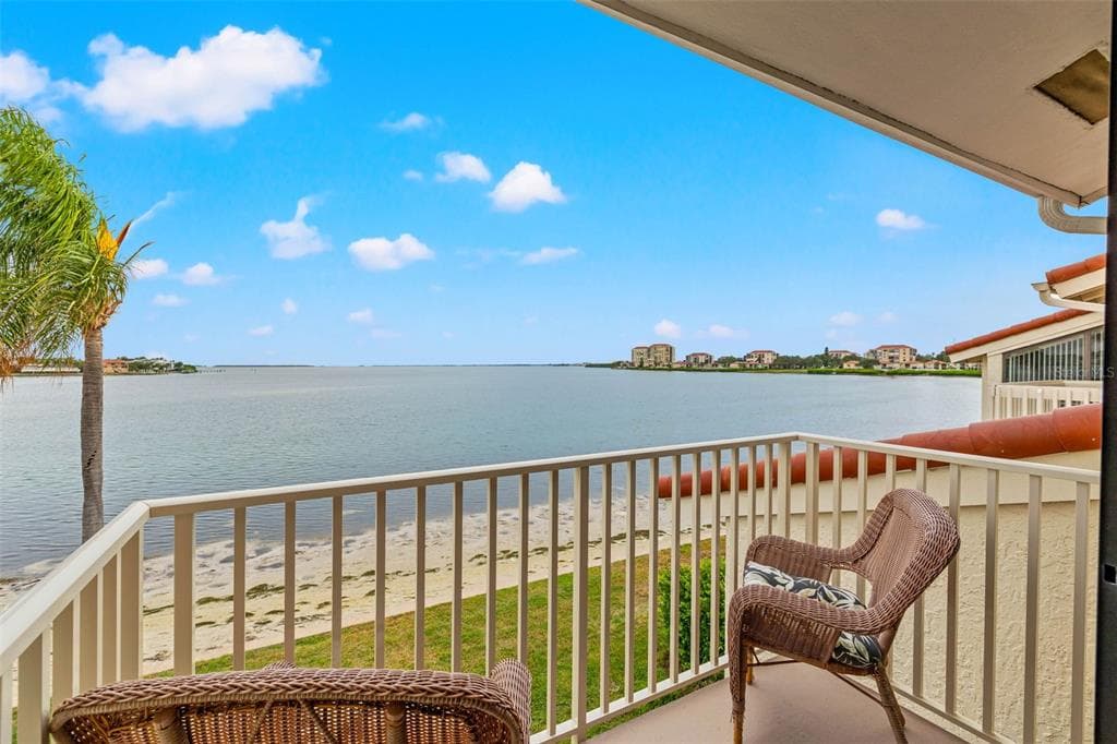 5608 ESCONDIDA BOULEVARD S ST PETERSBURG, FL 33715