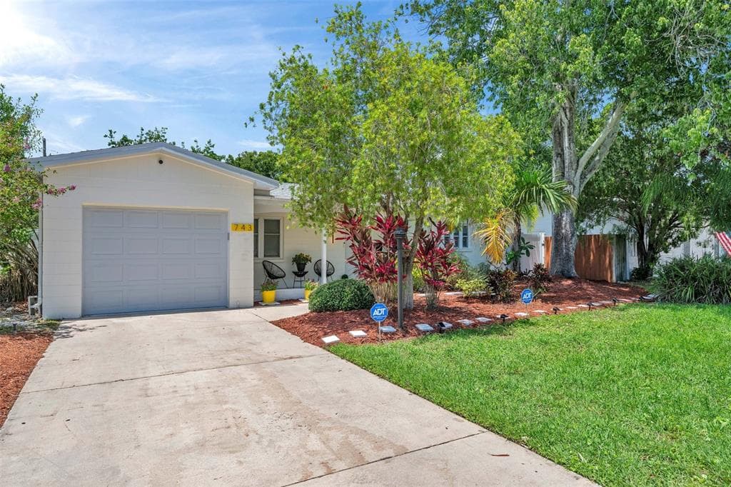 743 43RD AVENUE NE ST PETERSBURG, FL 33703