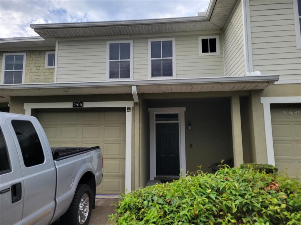 7910 DOWN ROYAL ROAD TAMPA, FL 33610