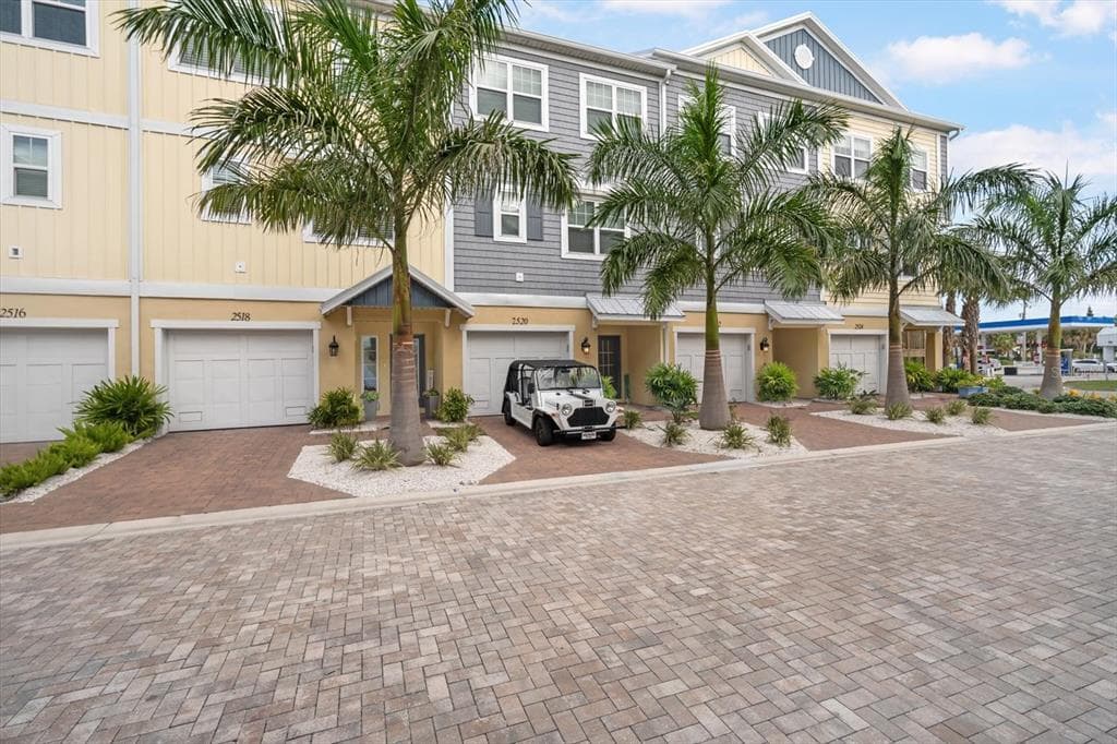 2520 CORAL COURT INDIAN ROCKS BEACH, FL 33785
