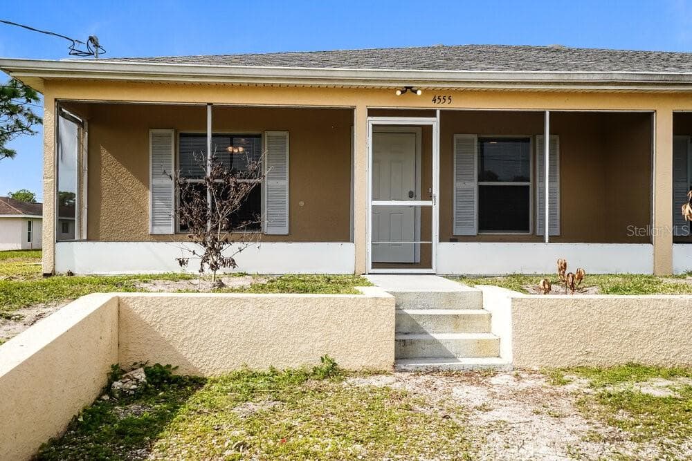 4555 GOLFVIEW BOULEVARD LEHIGH ACRES, FL 33973