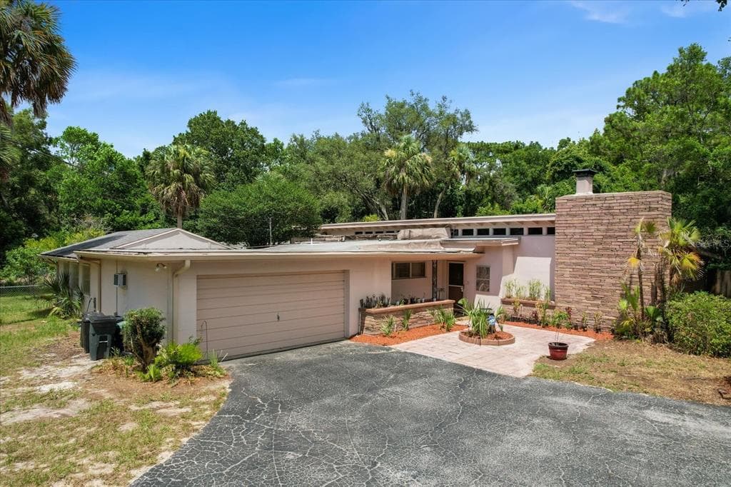 219 S HIBISCUS AVENUE CRYSTAL RIVER, FL 34429