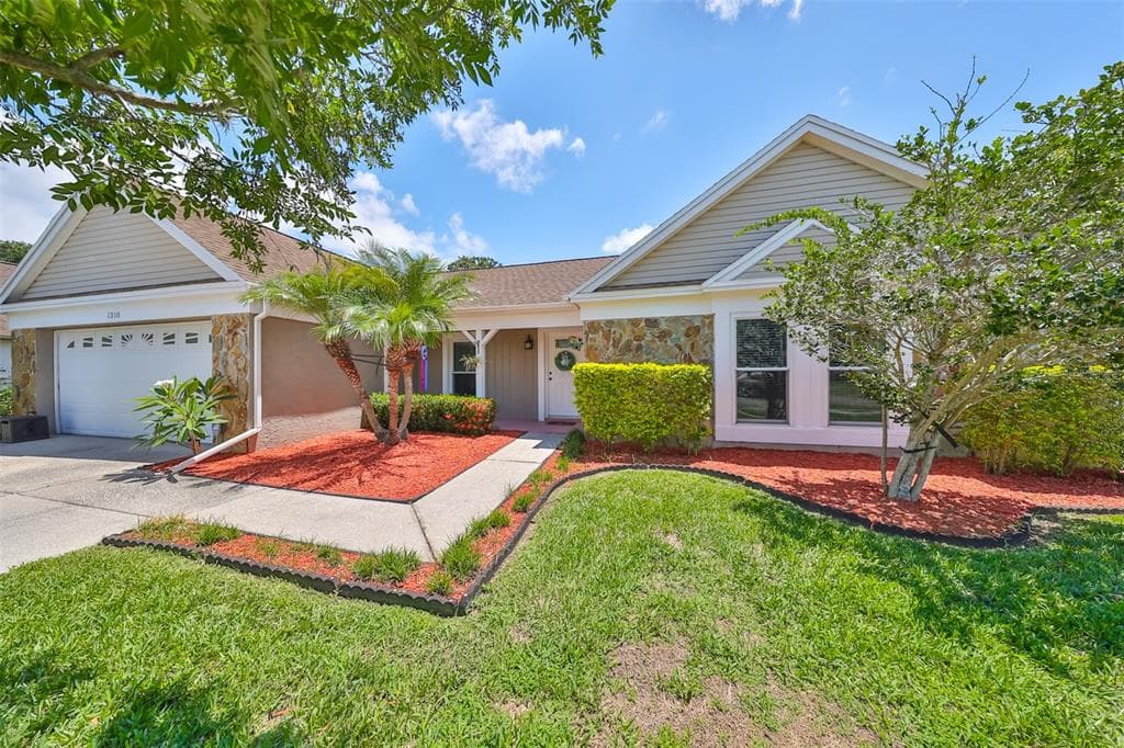 1310 PEACHFIELD DRIVE VALRICO, FL 33596
