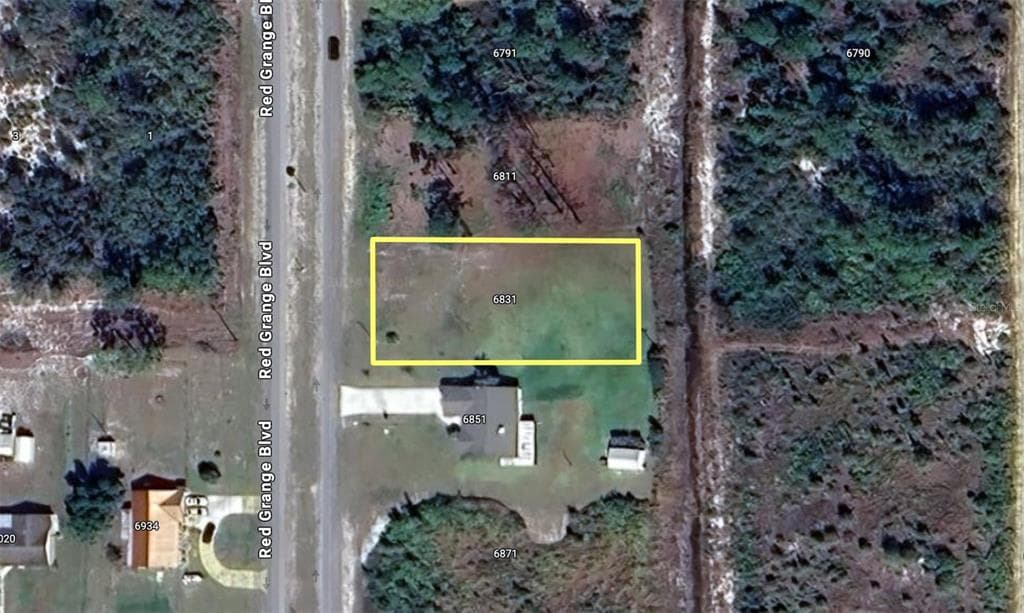 6831 RED GRANGE BOULEVARD INDIAN LAKE ESTATES, FL 33855
