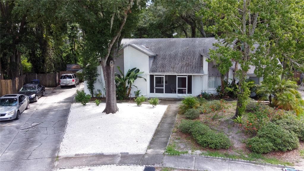 3350 LAUREL DALE DRIVE TAMPA, FL 33618