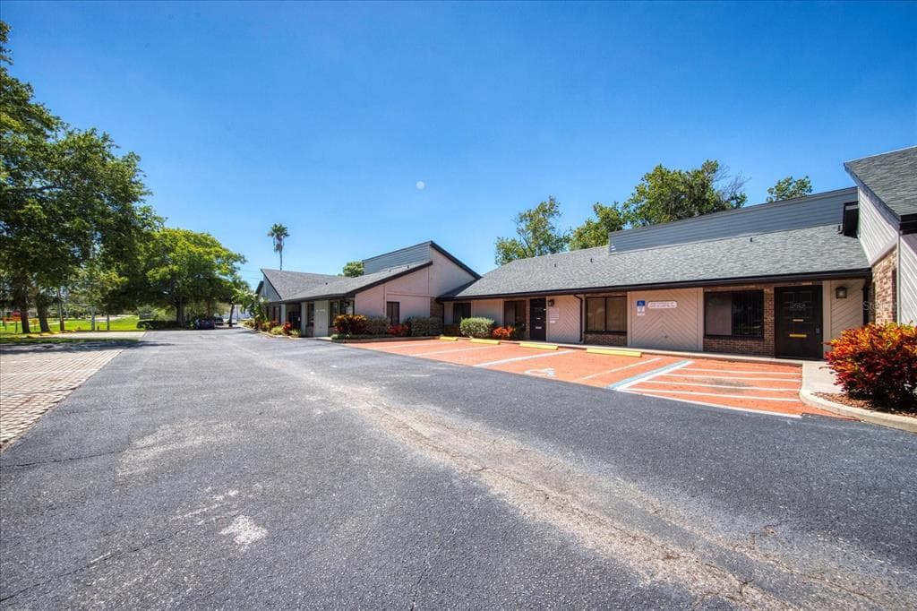 565 S DUNCAN AVENUE CLEARWATER, FL 33756