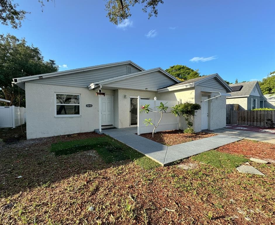 1218 JEFFORDS STREET CLEARWATER, FL 33756