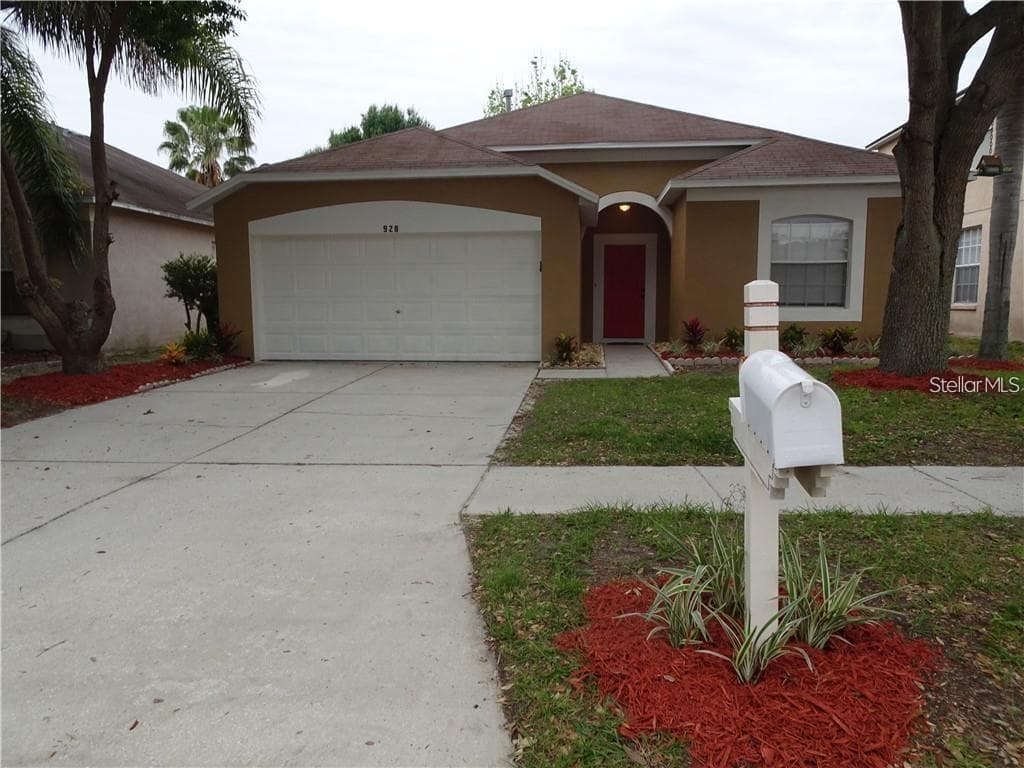 928 GRAND CANYON DRIVE VALRICO, FL 33594