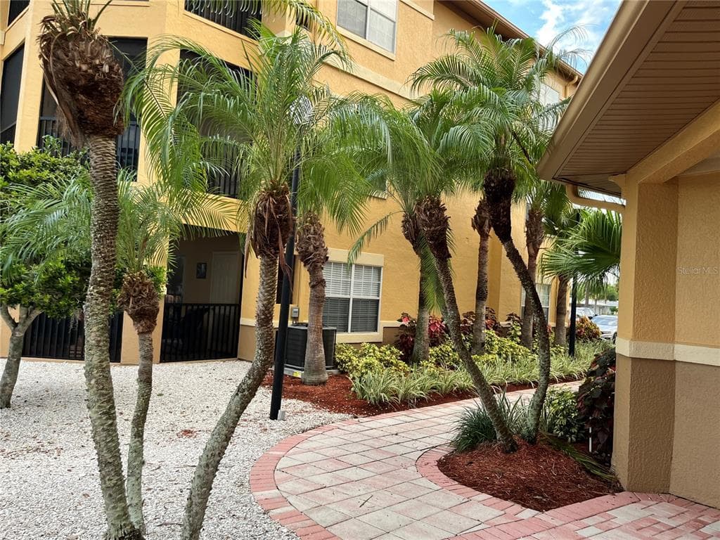 4307 BAYSIDE VILLAGE DRIVE UNIT 304 TAMPA, FL 33615