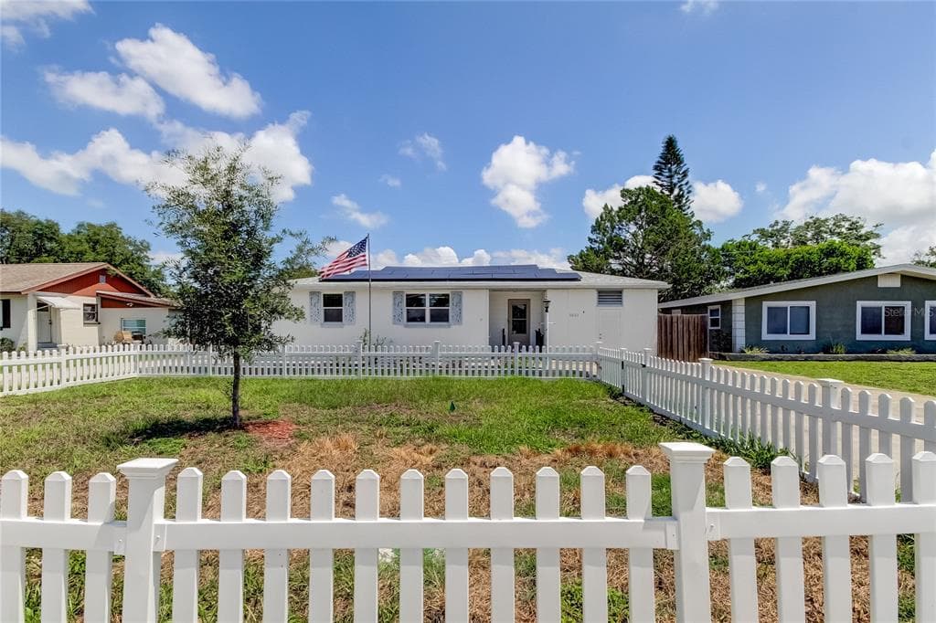 5021 46TH AVENUE N ST PETERSBURG, FL 33709