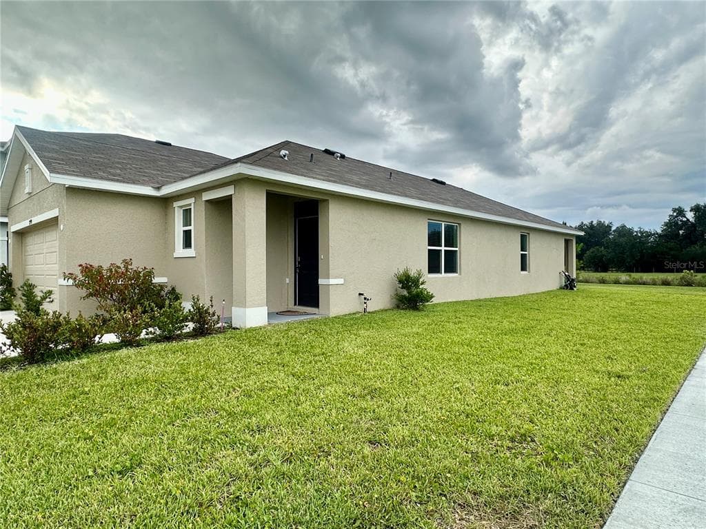 33593 APRICOT TREE COURT WESLEY CHAPEL, FL 33543