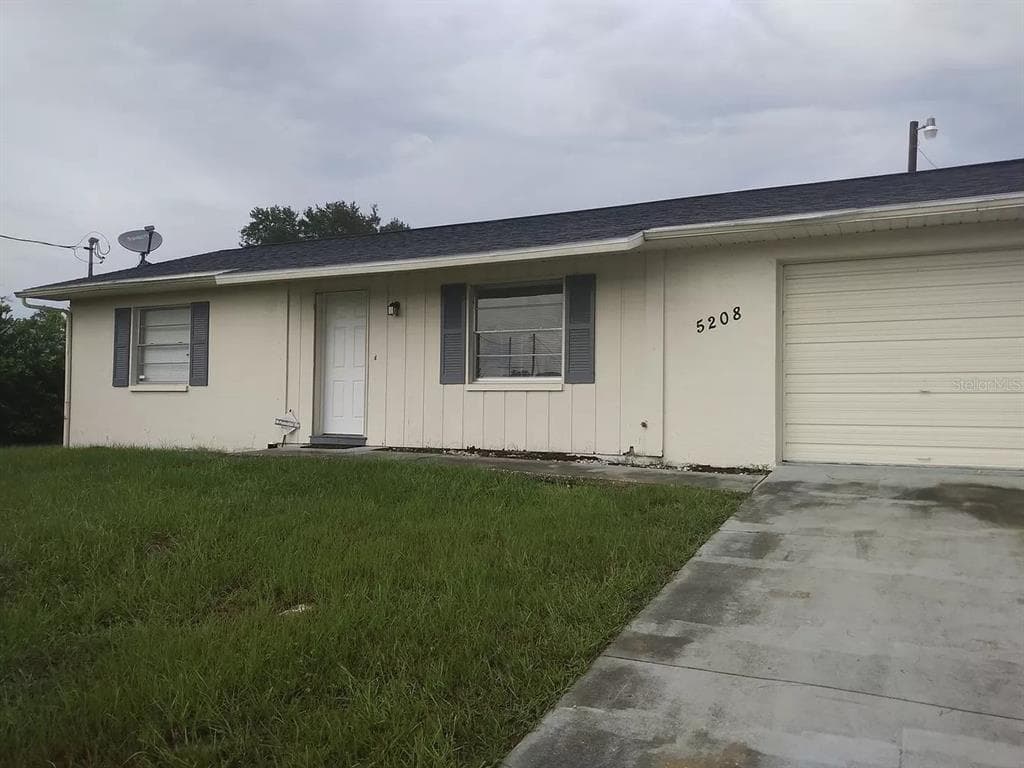 5208 DELTONA BOULEVARD SPRING HILL, FL 34606