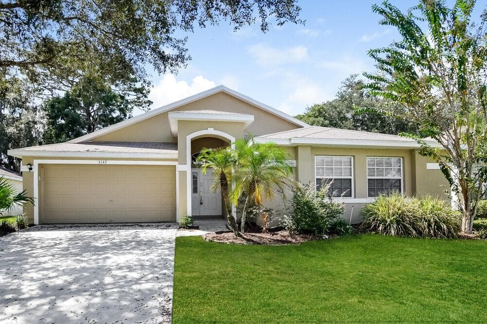 5147 POND VIEW COURT ZEPHYRHILLS, FL 33541