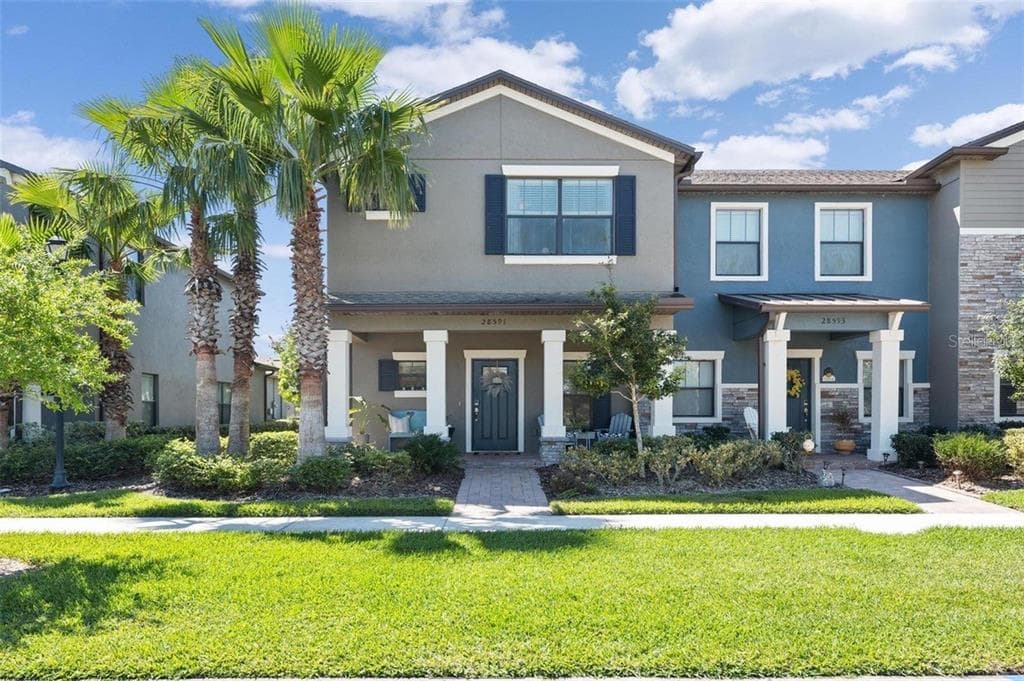 28591 TRANQUIL LAKE CIRCLE WESLEY CHAPEL, FL 33543