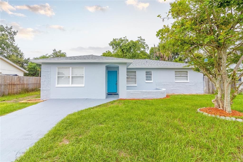1602 DEAUVILLE DRIVE TAMPA, FL 33619