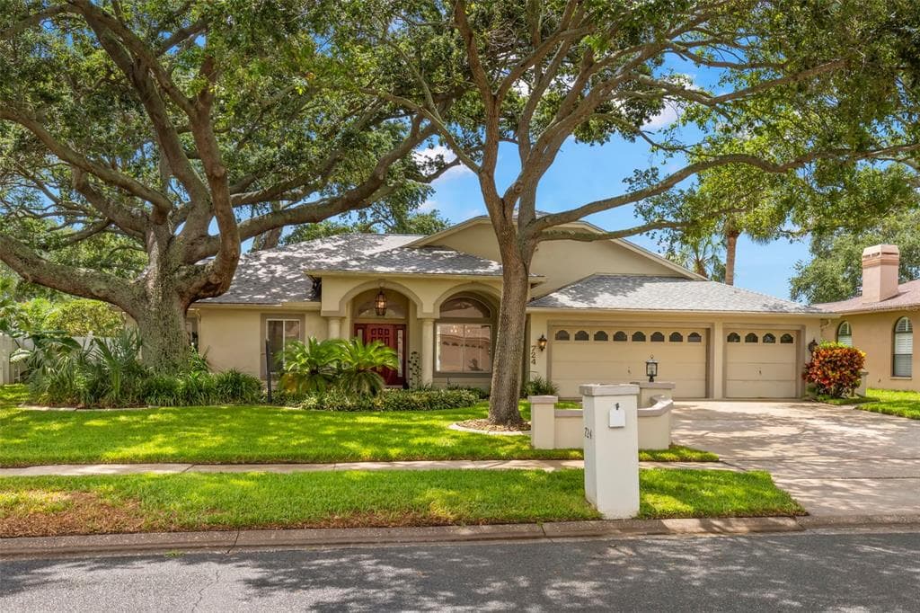 724 LITCHFIELD LANE DUNEDIN, FL 34698