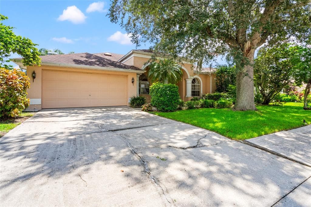 5318 CAMBERLEA AVENUE ZEPHYRHILLS, FL 33541