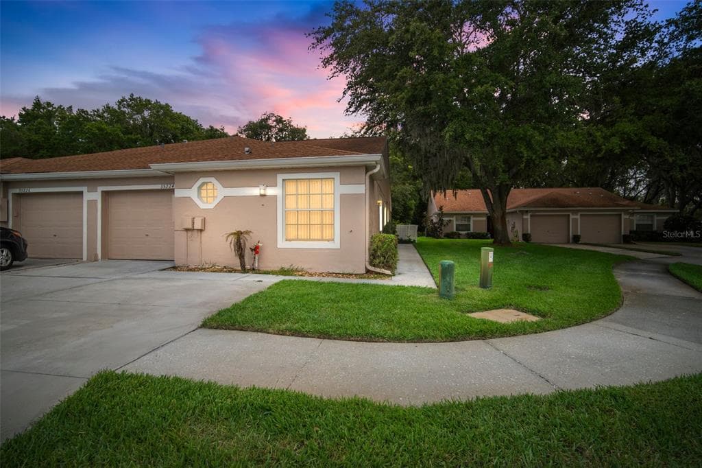 35224 WHISPERING PINES DRIVE ZEPHYRHILLS, FL 33541