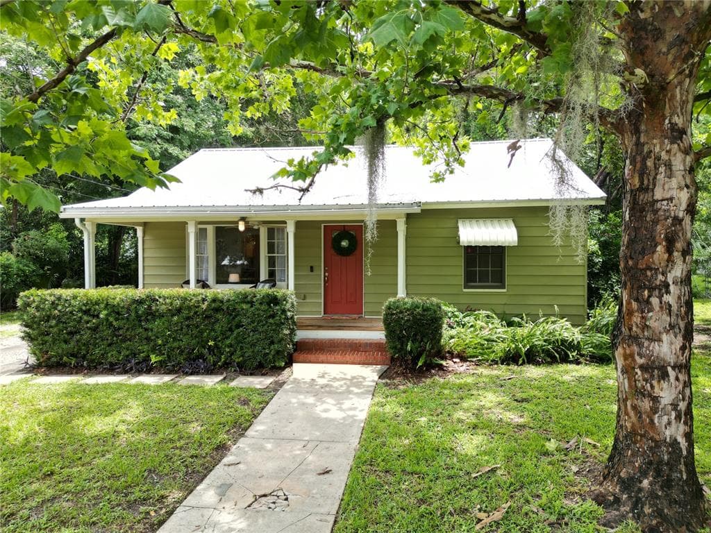 429 N KENTUCKY AVENUE DELAND, FL 32724