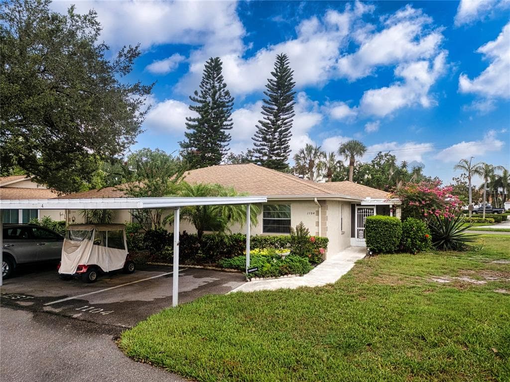 1104 HAILSHAM CIRCLE SUN CITY CENTER, FL 33573
