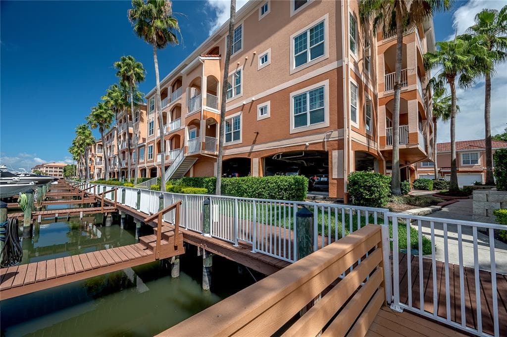 5000 CULBREATH KEY WAY UNIT 8-201 TAMPA, FL 33611