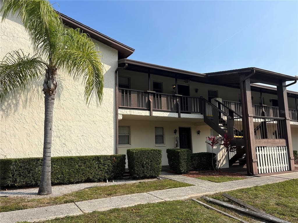 5521 BAY BOULEVARD UNIT 105 PORT RICHEY, FL 34668