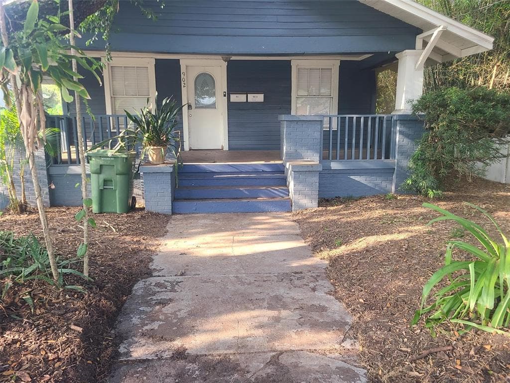 902 W COLUMBUS DRIVE TAMPA, FL 33602